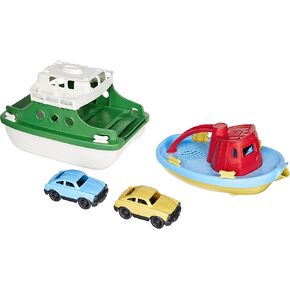 قارب العبارة الخضراء مع قارب القطر in Kuwait