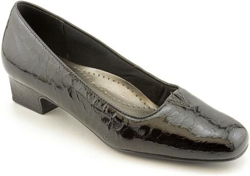 Trotters Women's Doris Pump in Saudi Arabia
