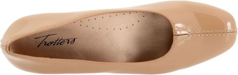 Trotters Women's Doris Pump in Saudi Arabia
