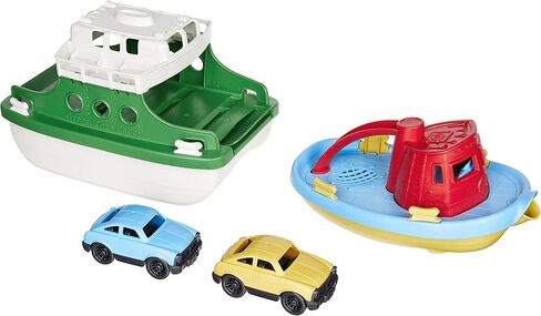 قارب العبارة الخضراء مع قارب القطر in Kuwait