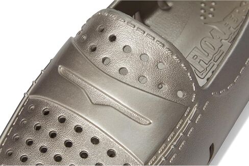 حذاء بدون كعب نسائي ذو تصميم معدني فاخر للقيادة in Kuwait