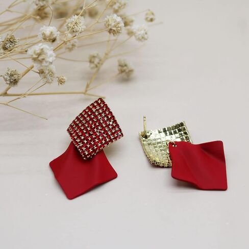Metal Red Crystal Rhombus Drop Dangle Earrings Bohemian Gold Plated Rhinestone Geometry Statement Dangling Costume Earring For Women Girl Bar Party Fashion Jewelry in Saudi Arabia