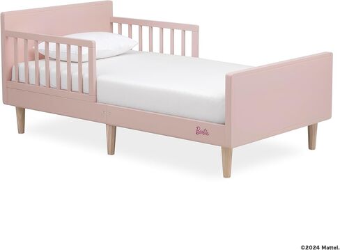سرير الأطفال الصغار Evolur Barbie Los Altos باللون الوردي الفاتح، معتمد من JPMA، مع حاجزين جانبيين خشبيين للسلامة وتصميم منخفض حتى الأرض in Kuwait