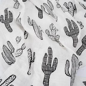 بطانية أطفال من قطن الموسلين العضوي، طباعة أسهم وتمساح، أسود ورمادي (الصبار) in Kuwait