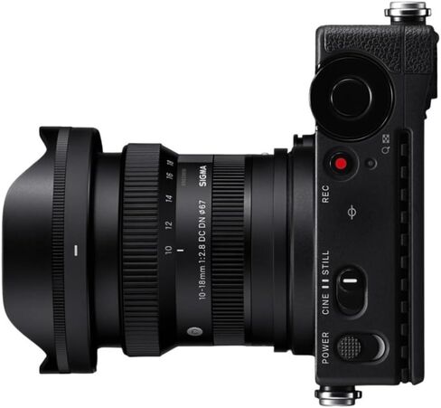 عدسة سيجما 10-18 ملم f/2.8 DC DN المعاصرة لحامل Fujifilm-X مع ملحقات Pixel Advance وحزمة السفر | 207975 | سيجما 10-18 ملم f/2.8 فوجي in Saudi Arabia