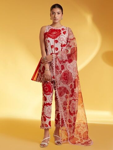 طقم كورتا بدون أكمام مع بنطال للنساء/البنات برقبة دائرية مطبوعة على الطراز الهندي من ذا لوم، توب كورتي مسحوق وردي وأحمر in Kuwait