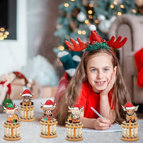 Kigley 5 Pieces Christmas Money Holder Money Holder Ornaments with 10 Holes Handmade Wooden Christmas Money Tree, Reindeer, Snowman Money Holder Xmas Ornaments Holiday Table Decorations in Kuwait