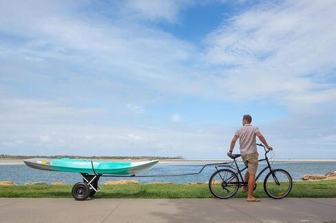 مقطورة كاياك للدراجة ذات رفوف التدفق، وSUPs، وألواح طويلة مع دراجتك - عربة كاياك قابلة للقطر دوللي بما في ذلك وصلة ربط الدراجة، وأشرطة ربط، وحجرة تخزين سهلة الاستخدام in Kuwait