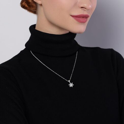 قلادة فضية صغيرة على شكل ندفة الثلج تشيكوسلوفاكيا على شكل ندفة الثلج قلادة عيد الميلاد للنساء العصرية in Kuwait