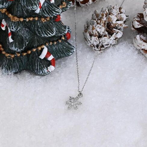 قلادة فضية صغيرة على شكل ندفة الثلج تشيكوسلوفاكيا على شكل ندفة الثلج قلادة عيد الميلاد للنساء العصرية in Kuwait
