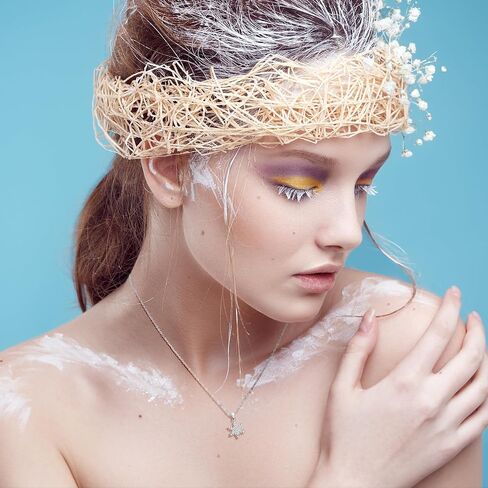 قلادة فضية صغيرة على شكل ندفة الثلج تشيكوسلوفاكيا على شكل ندفة الثلج قلادة عيد الميلاد للنساء العصرية in Kuwait