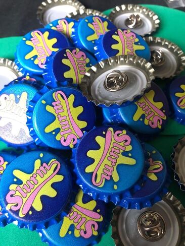 دبوس على شكل غطاء زجاجة Slurm #Futurama #MadeInUSA in Saudi Arabia