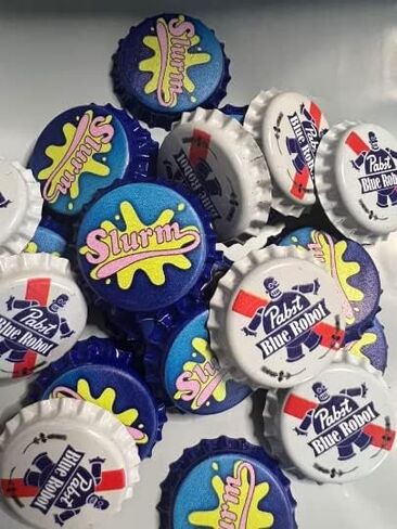 دبوس على شكل غطاء زجاجة Slurm #Futurama #MadeInUSA in Saudi Arabia