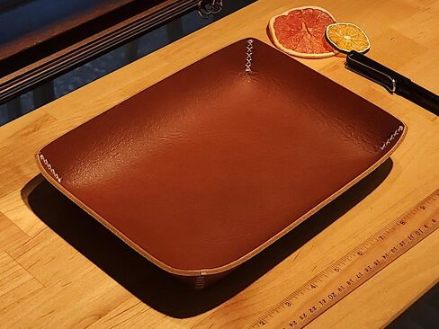 Handcrafted Italian Full Grain Leather Valet Tray - Catch All Organizer - Italian Full Grain Leather - Superior Quality & Durability - Elegant Gifting Father's Day Anniversary Birthday Gift in Saudi Arabia