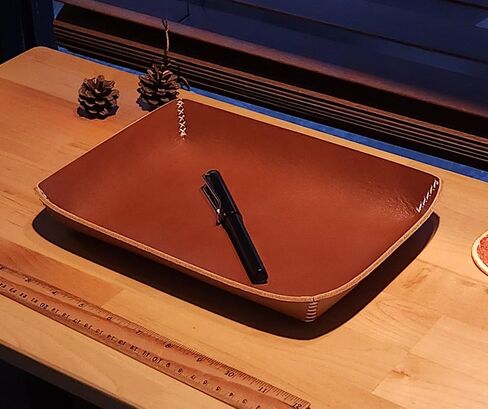 Handcrafted Italian Full Grain Leather Valet Tray - Catch All Organizer - Italian Full Grain Leather - Superior Quality & Durability - Elegant Gifting Father's Day Anniversary Birthday Gift in Saudi Arabia