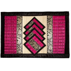 مجموعة مفارش من القصب المنسوجة يدويًا، بديل صديق للبيئة للبلاستيك المقاوم للحرارة، نمط تايلاندي متين وسهل التنظيف لطاولة الطعام، مجموعة مكونة من 4 قطع (كبير، ذهبي فاتح) in Kuwait