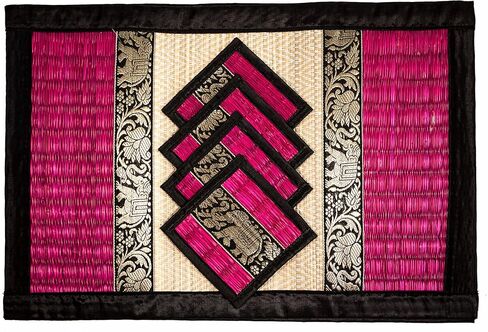 مجموعة مفارش من القصب المنسوجة يدويًا، بديل صديق للبيئة للبلاستيك المقاوم للحرارة، نمط تايلاندي متين وسهل التنظيف لطاولة الطعام، مجموعة مكونة من 4 قطع (كبير، ذهبي فاتح) in Kuwait