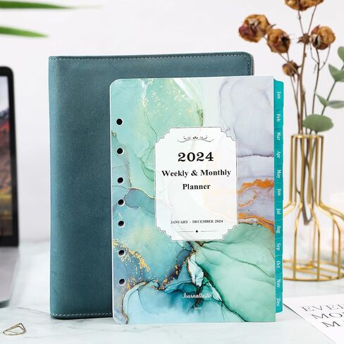 عبوات مخطط 2024 - عبوات مخطط 2024 من يناير 2024 - ديسمبر 2024، إدراجات مخطط A5 2024، 5.5 × 8.5 بوصة، 7 فتحات، عبوات مخطط أسبوعية وشهرية 2024، عبوات مخطط A5 - أخضر in Saudi Arabia