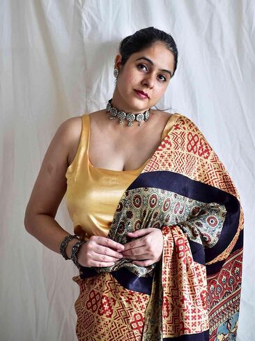 بلوزة Sundarii بأكمام قصيرة من الساتان | رقبة دائرية، بلوزة ستان ذهبية للنساء | مثالي لحفلات الزفاف والمناسبات الاحتفالية (38، بني) in Kuwait