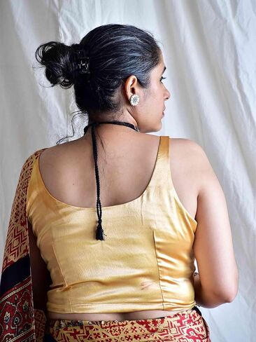 بلوزة Sundarii بأكمام قصيرة من الساتان | رقبة دائرية، بلوزة ستان ذهبية للنساء | مثالي لحفلات الزفاف والمناسبات الاحتفالية (38، بني) in Kuwait