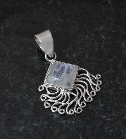 Natural Moonstone Cabochon Crystal Pendant, 925 Sterling Silver, Dainty Pendant, Bohemian Handmade Jewelry, June Birthstone, Elegant Antique Pendant for Necklace, Women Bridesmaids Gift in Saudi Arabia