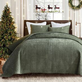 Grassix Velvet Quilts Queen Size - Luxury Soft Olive Green Quilt Set, Lightweight Velvet Comforter for All Season, Geometric Coverlet Bedspreads with 2 Shams