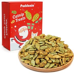 Christmas Catnip Cat Treats, Chicken and Salmon Flavor Cat Snacks, Cat Gifts for Christmas, Crunchy Fish Shape Adult Cat Biscuits, 16 oz