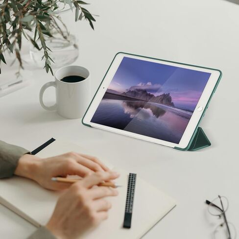 حافظة ثلاثية الطي متوافقة مع أجهزة iPad الجيل التاسع 2021/ iPad الجيل الثامن 2020/ iPad الجيل السابع 2019، حافظة واقية مع ظهر ناعم من مادة TPU - غطاء iPad 10.2 بوصة، أسود in Kuwait
