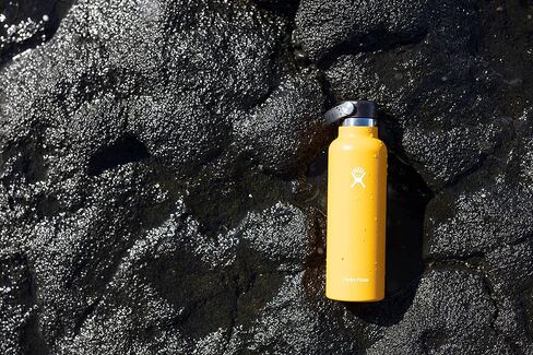 قارورة مائية بغطاء من القش بغطاء مرن للفم مقاس 24 أونصة in Kuwait