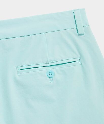 شورت Vineyard Vines للرجال مقاس 9 بوصات أثناء التنقل، رمادي نهائي in Saudi Arabia