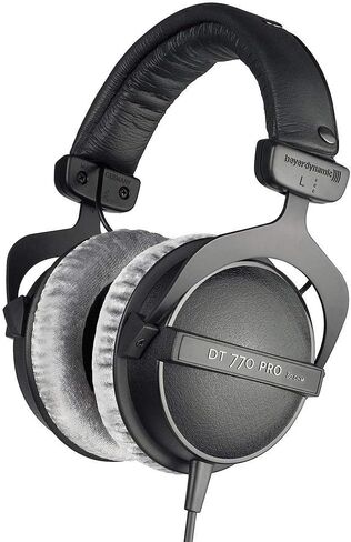 مجموعة سماعات الرأس Beyerdynamic DT 770 Pro X ذات الإصدار المحدود فوق الأذن مع حافظة سماعة الرأس الاحترافية ذات الهيكل الصلب من Deco Gear كاملة الحجم in Kuwait