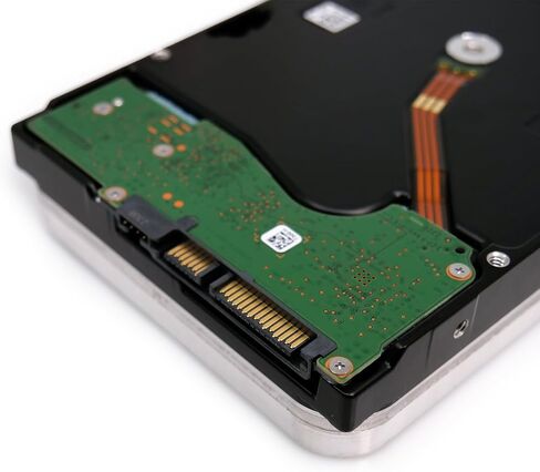 محرك الأقراص الصلبة Seagate Exos X24 سعة 24 تيرابايت محرك الأقراص الصلبة SATA 6 جيجابايت/ثانية 512 ميجابايت كاش 7200 دورة في الدقيقة 512e CMR هيليوم محرك أقراص ثابتة 3.5 بوصة ST24000NM000H (متجدد) in Saudi Arabia