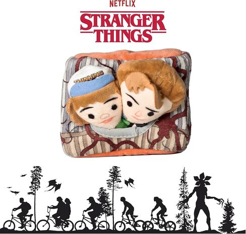 البضائع الرسمية لـ Stranger Things | ألعاب التعشيش للكلاب من القطيفة | داستن وإيدي في العرض الترويجي | صرير وإخفاء للعب التفاعلي! in Saudi Arabia