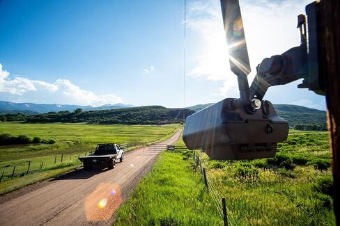 كاميرا TACTACAM Defend Cellular Security - لا تتطلب شبكة WiFi - كاميرا لاسلكية تعمل بالحركة - كشف الحركة - تتضمن بطاقة SD وقطعة قماش للتنظيف من الألياف الدقيقة in Kuwait