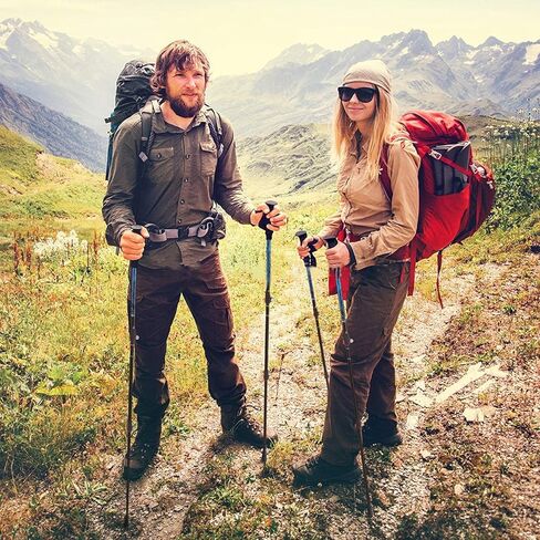 أقطاب الرحلات، 2 عصا للمشي لمسافات طويلة - أقطاب للمشي لمسافات طويلة قابلة للتعديل، عصا مشي تلسكوبية محمولة مع أقفال سريعة، 7075 ألومنيوم مع قبضة الفلين، أزرق in Kuwait