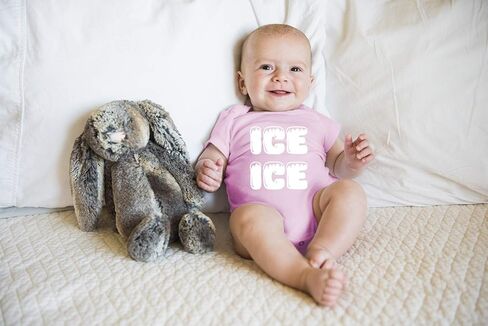 Ice Ice - بدلة أطفال مرحة من أساسيات الأطفال - ملابس لطيفة للأطفال الأولاد حديثي الولادة (6 أشهر، أبيض) in Kuwait