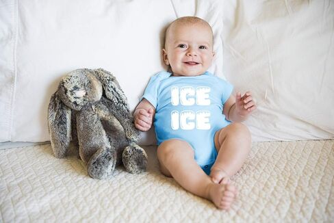Ice Ice - بدلة أطفال مرحة من أساسيات الأطفال - ملابس لطيفة للأطفال الأولاد حديثي الولادة (6 أشهر، أبيض) in Kuwait