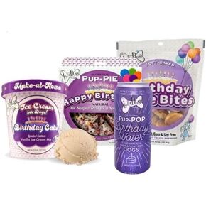 مجموعة The Lazy Dog Cookie Co. مجموعة الاحتفال بعيد الميلاد المثالية للكلاب. تتضمن فطيرة يوم خاص، وحقيبة من قطع كعكة عيد الميلاد، وآيس كريم مصنوع في المنزل، وعلبة بوب بوب التي تم إصدارها حديثًا (16 أونصة)