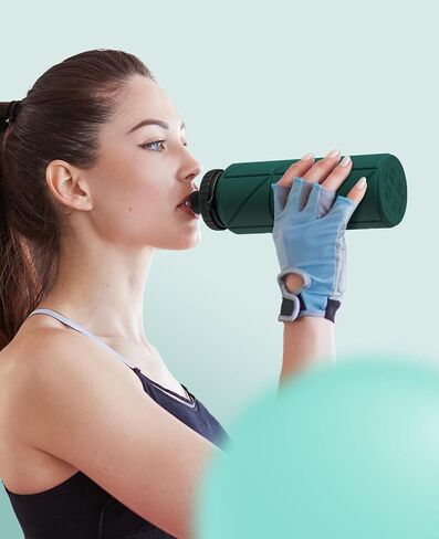 Collapsible Water Bottles,Leakproof BPA Free Silicone Foldable Portable Water Bottle 690ml(23oz),Lightweight Reusable Water bottle for Travel Cycling Gym Camping Sports Outdoor, Green in Saudi Arabia