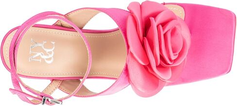 NY & C - New York & Company Peony نسائي بكعب ساتان كاجوال، صنادل، مقدمة مربعة، مطاط، نعل خارجي in Kuwait