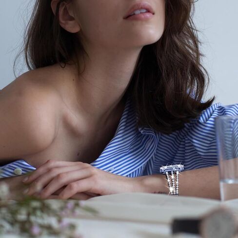 Fullife Bling Case for Apple Watch Series 10 Screen Protector 42mm, Women Glitter Diamond Rhinestone Bumper Face Cover Hard PC Protective Frame for iWatch Accessories S10 (42mm, Gold in Kuwait