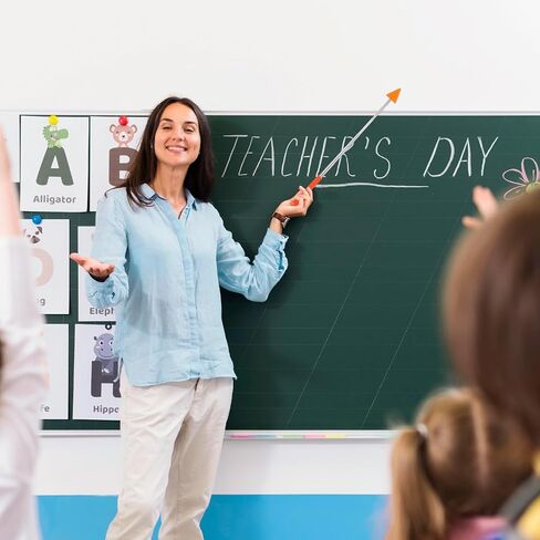 4 قطع عصا مؤشر تلسكوبية للمعلم، مستلزمات تعديل مثلثة مضحكة قابلة للسحب، عصا توجيه محمولة قابلة للتمديد للمدرسة، مكتب التدريس، المؤتمرات، العرض التقديمي، الفصل الدراسي in Saudi Arabia