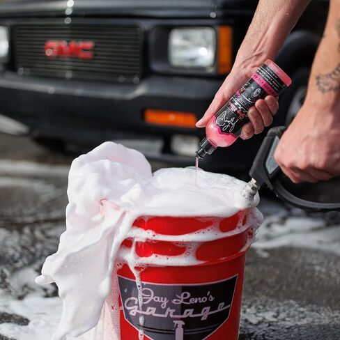Jay Leno's Garage Car Essential Detailing Bucket Kit - Sprays, Liquids, Microfiber Towels, Applicators and Wash Mitt in Saudi Arabia