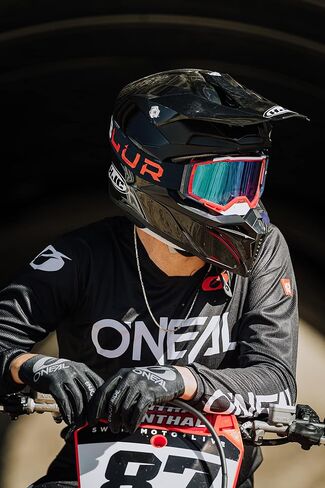 Blur B-40 Goggle Gray/Orange With Radium Red Lens in Kuwait