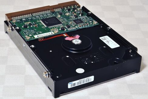 محرك الأقراص الصلبة الداخلي Seagate ST303204N1A1A-RK سعة 320 جيجابايت Ultra ATA/100 in Kuwait