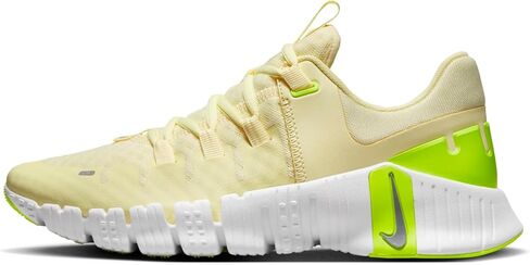 حذاء التمرينات النسائية Nike Free Metcon 5 (DV3950-105، Sanddrift/Phantom/Light Iron Ore/White) مقاس 6.5 in Saudi Arabia