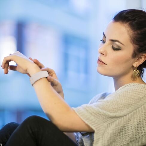 Vancle Bands for Fitbit Versa 4 / Versa 3 Bands, Fitbit Sense 2 / Sense Bands Women Men[6 Pack], Classic Soft Sport Replacement Strap for Fitbit Sense 2 / Versa 4 Smart Watch in Kuwait