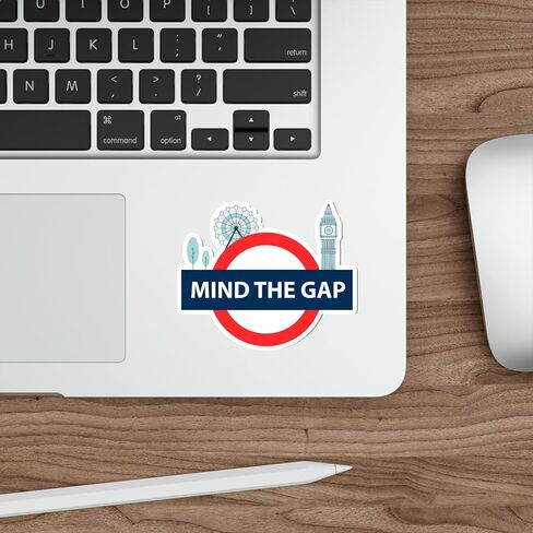 ملصق تذكاري من الفينيل مطبوع عليه Mind The Gap - ملصق صغير مقاوم للماء تحت الأرض في لندن مقاس 4 بوصات لزجاجة المياه، والكوب، وجواز السفر، ودفتر القصاصات، والكمبيوتر المحمول، والكمبيوتر المحمول، وكوب - هدايا لندن المضحكة ID44990 in Saudi Arabia