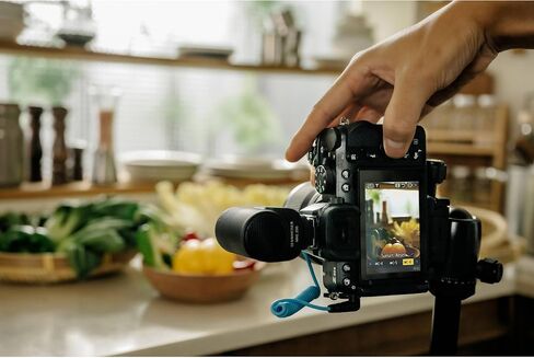 مجموعة هيكل كاميرا Nikon Z50II بدون مرآة مع عدسة Nikon NIKKOR Z مقاس 28-400 مم f/4-8 VR + بطاقة ذاكرة سعة 64 جيجابايت + ميكروفون مثبت على الكاميرا Rode Ultracompact + المزيد من مجموعة ملحقات مدونات الفيديو (متجددة) in Saudi Arabia