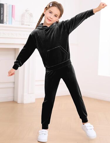 مجموعة ملابس LecGee للفتيات مكونة من قطعتين بقلنسوة قطيفة وأكمام طويلة بلوفر مخملي بقلنسوة طقم بدلة رياضية للركض in Kuwait